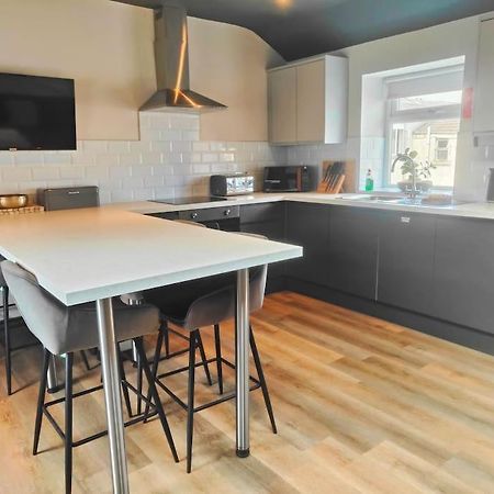 Sloane Modern 2 Bedroom Seafront Apartment ブラックプール エクステリア 写真