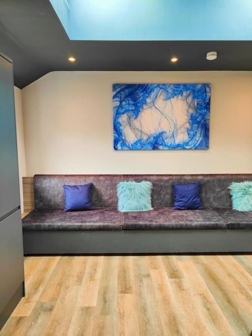 Sloane Modern 2 Bedroom Seafront Apartment ブラックプール エクステリア 写真
