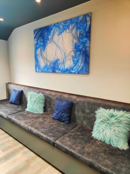 Sloane Modern 2 Bedroom Seafront Apartment ブラックプール エクステリア 写真