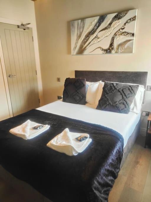 Sloane Modern 2 Bedroom Seafront Apartment ブラックプール エクステリア 写真