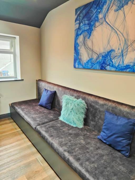 Sloane Modern 2 Bedroom Seafront Apartment ブラックプール エクステリア 写真